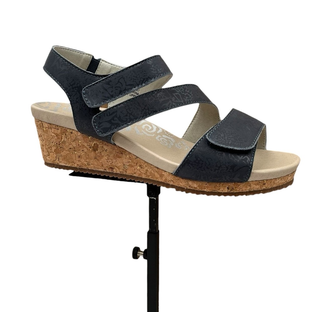 Propet Women's Millie Wedge Leather Sandal Size 7.5 WIDE WIDTH Navy Blue Tan